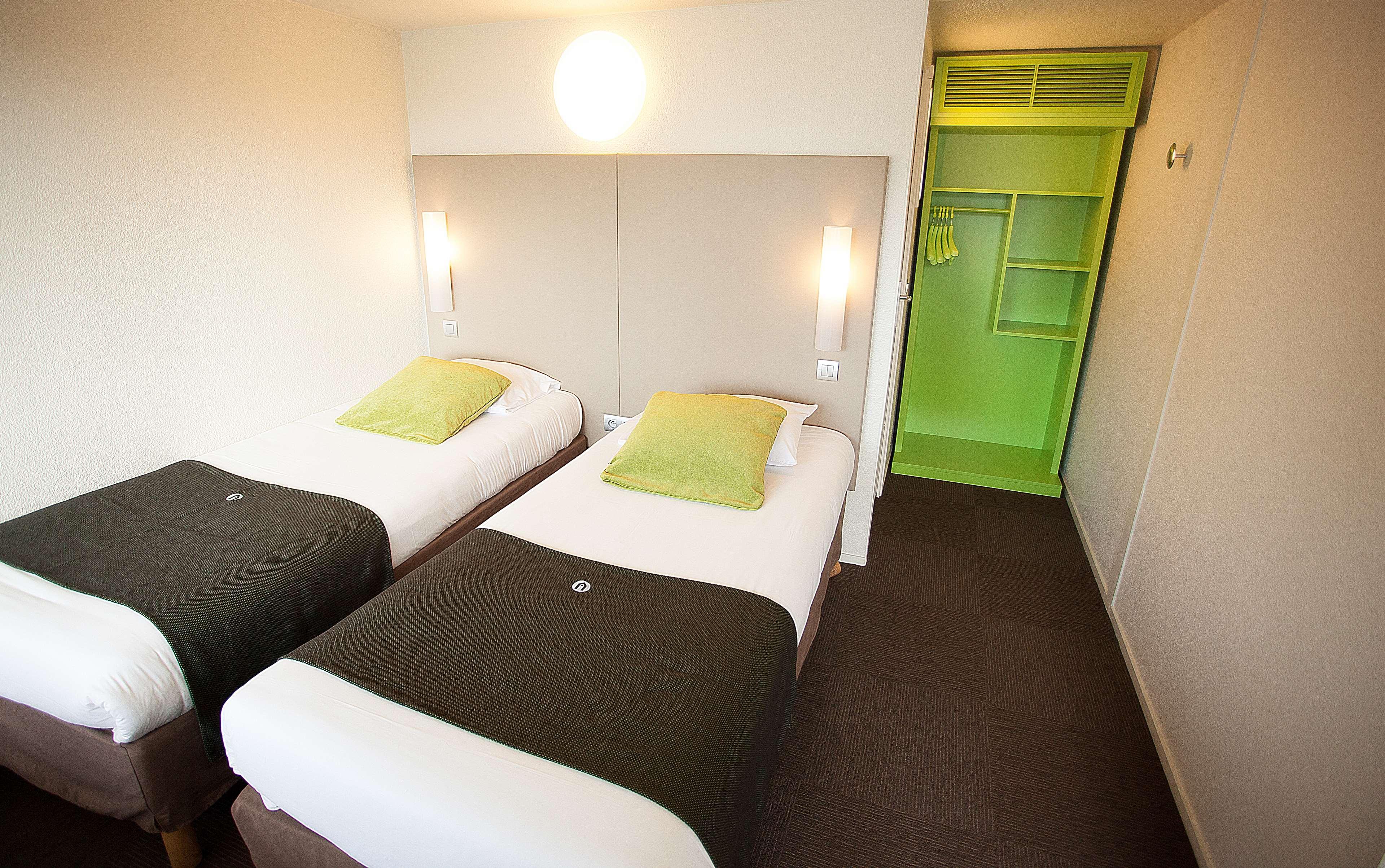 Campanile Nimes Sud - Caissargues Hotel Exterior foto