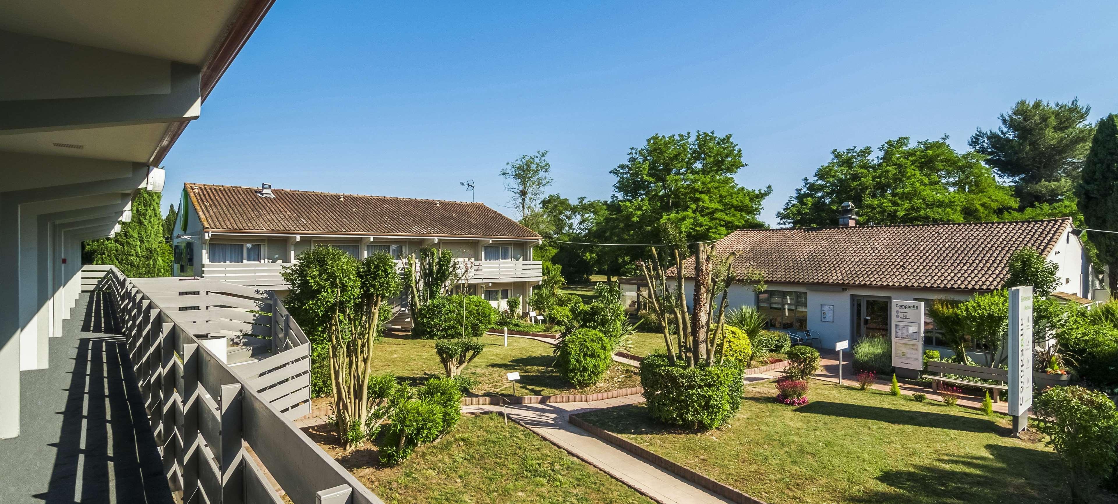 Campanile Nimes Sud - Caissargues Hotel Exterior foto