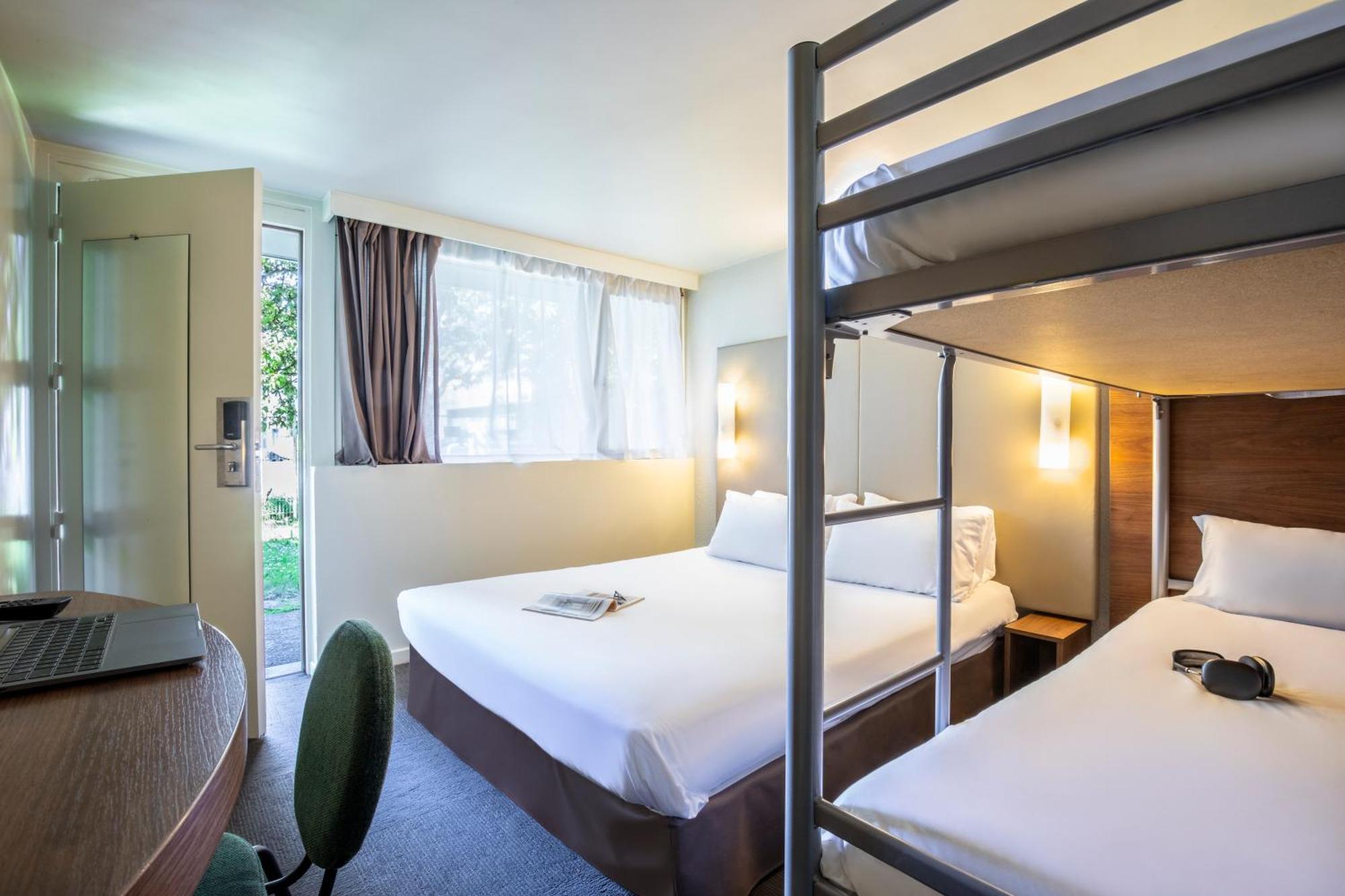 Campanile Nimes Sud - Caissargues Hotel Exterior foto
