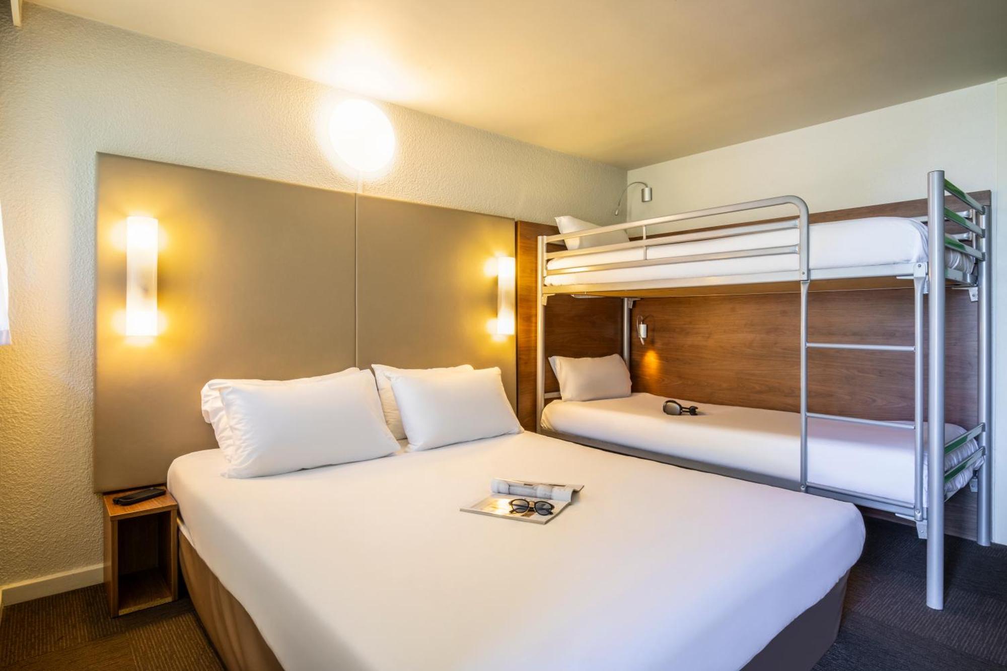 Campanile Nimes Sud - Caissargues Hotel Exterior foto
